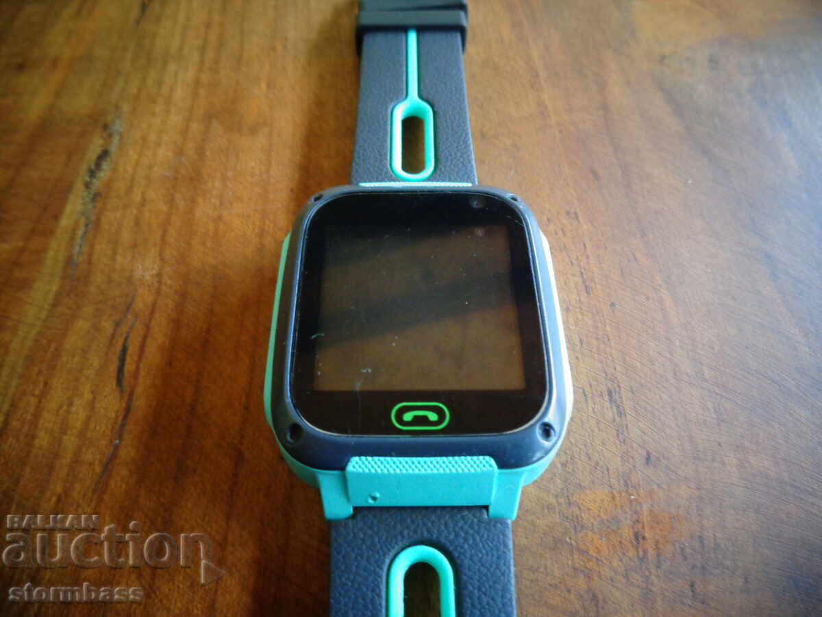 Kids' smart watch with SIM card with price 10.00 BGN | € 5.11