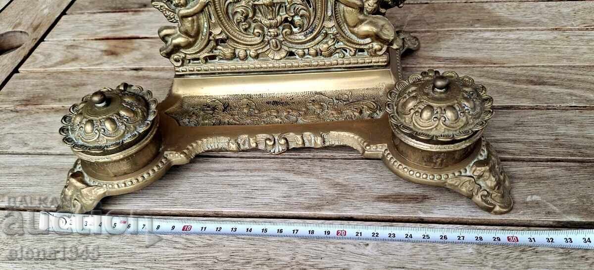 Calimară franceză din bronz cu preț € 80.00 | 156.47 BGN Calimară franceză din bronz cu preț € 80.00 | 156.47 BGN