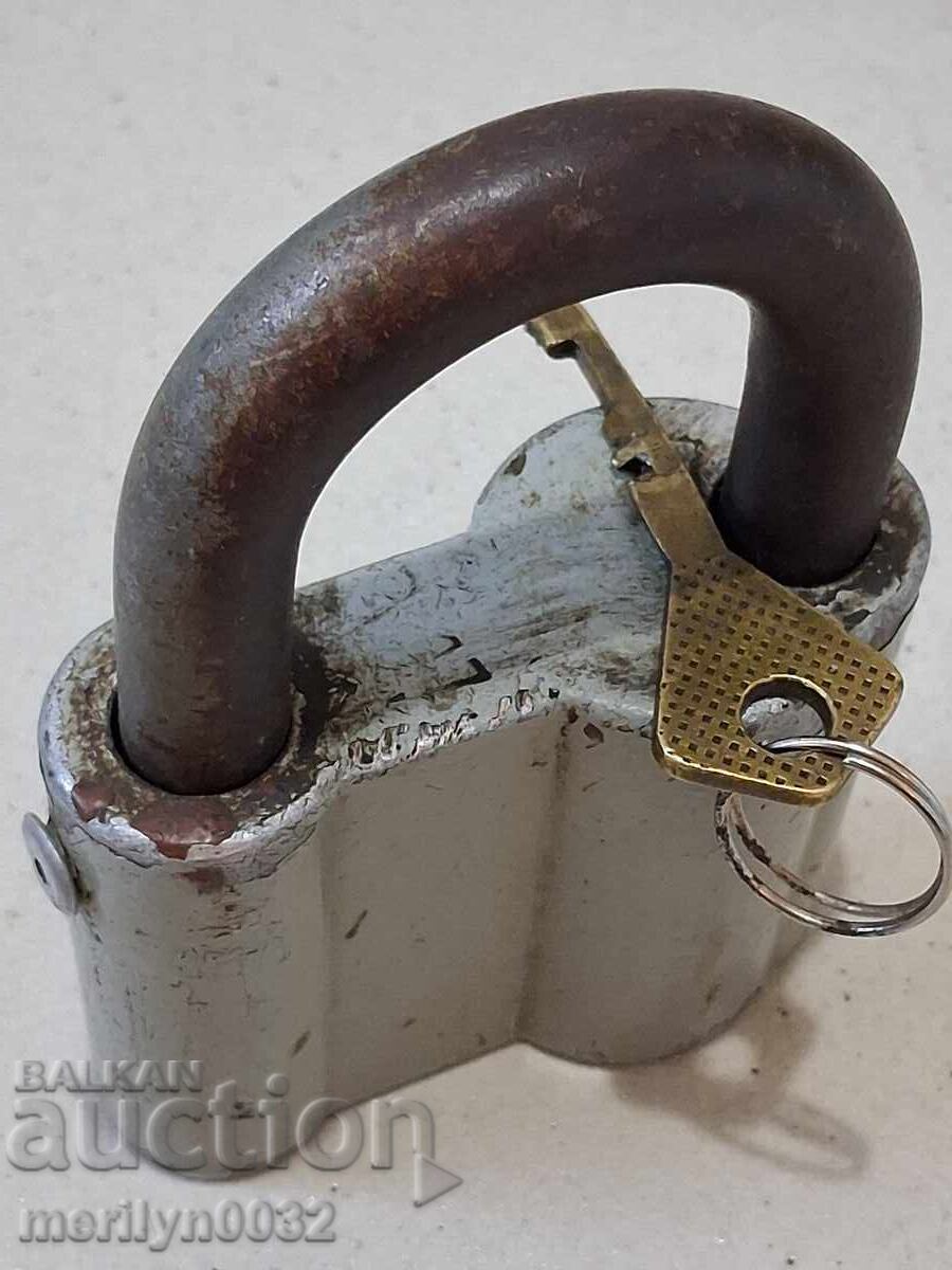 Old Russian padlock with key USSR padlock, latch, suitcase - 5