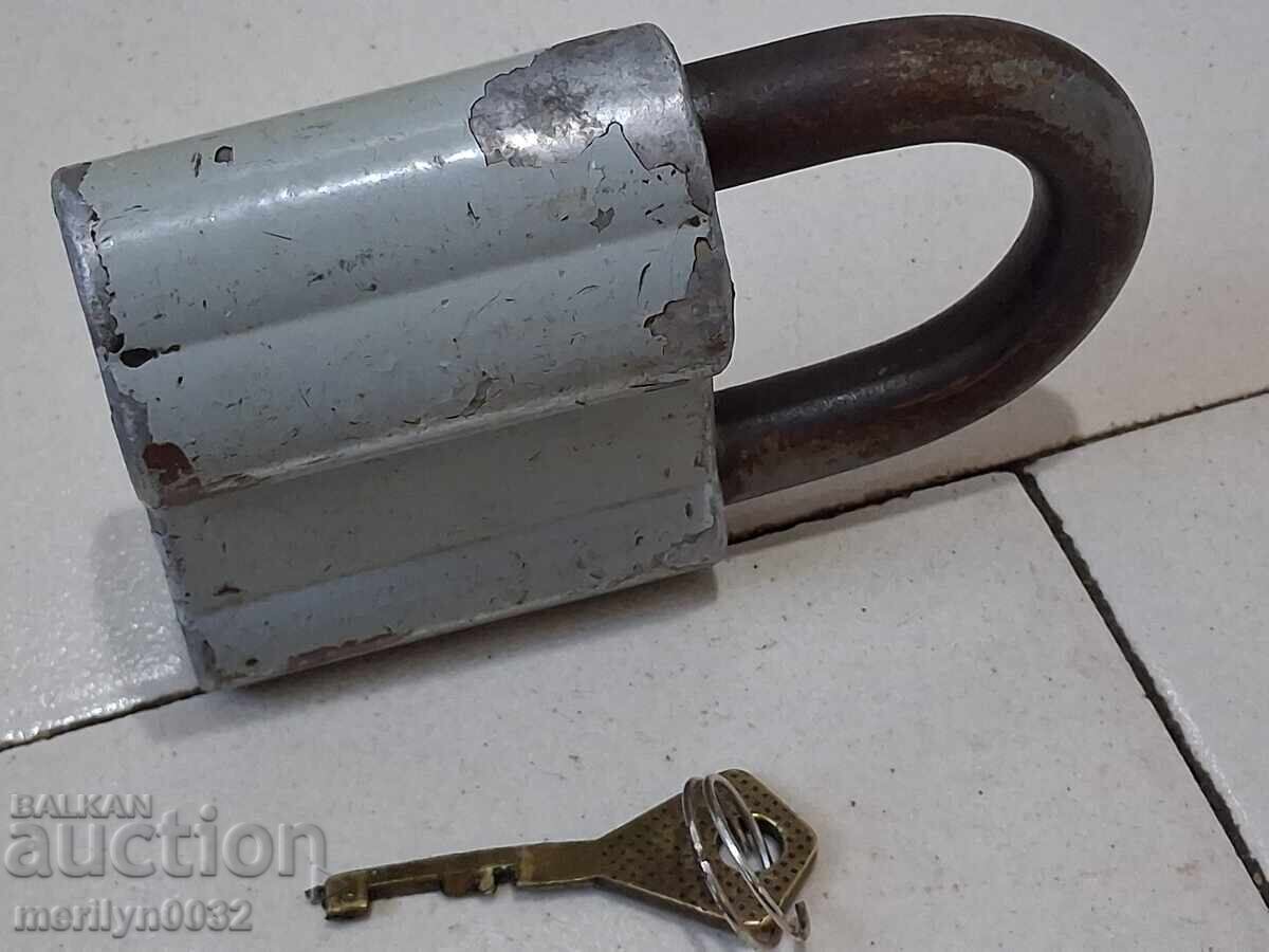 Old Russian padlock with key USSR padlock, latch, suitcase - 6