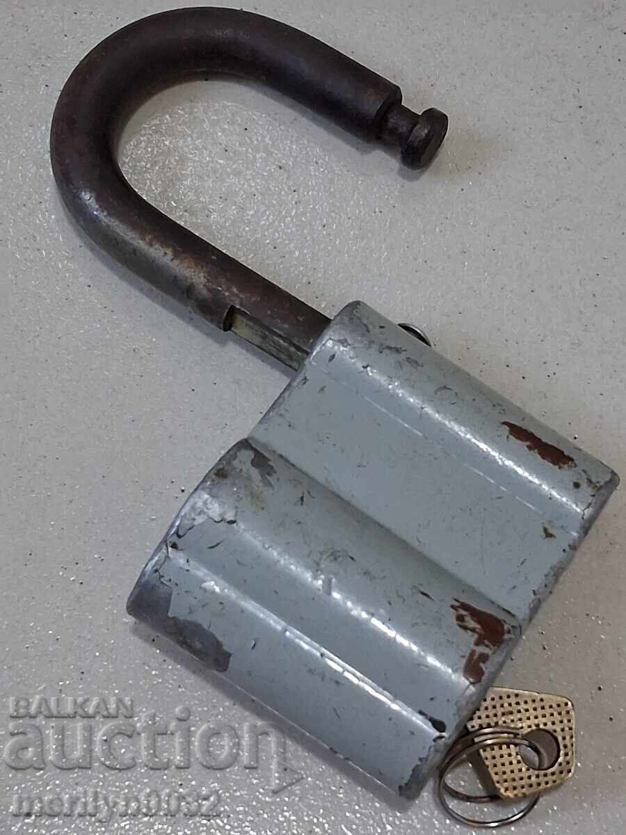 Old Russian padlock with key USSR padlock, latch, suitcase - 7
