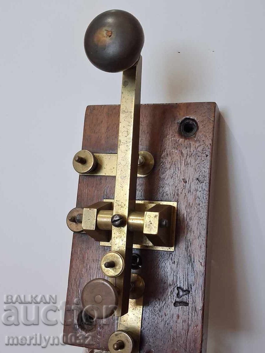 Οθωμανικό κλειδί Μορς, μέρος συσκευής Τηλεγράφου συστήματος Μορς με τιμή 377.90 BGN | € 193.22 Οθωμανικό κλειδί Μορς, μέρος συσκευής Τηλεγράφου συστήματος Μορς με τιμή 377.90 BGN | € 193.22