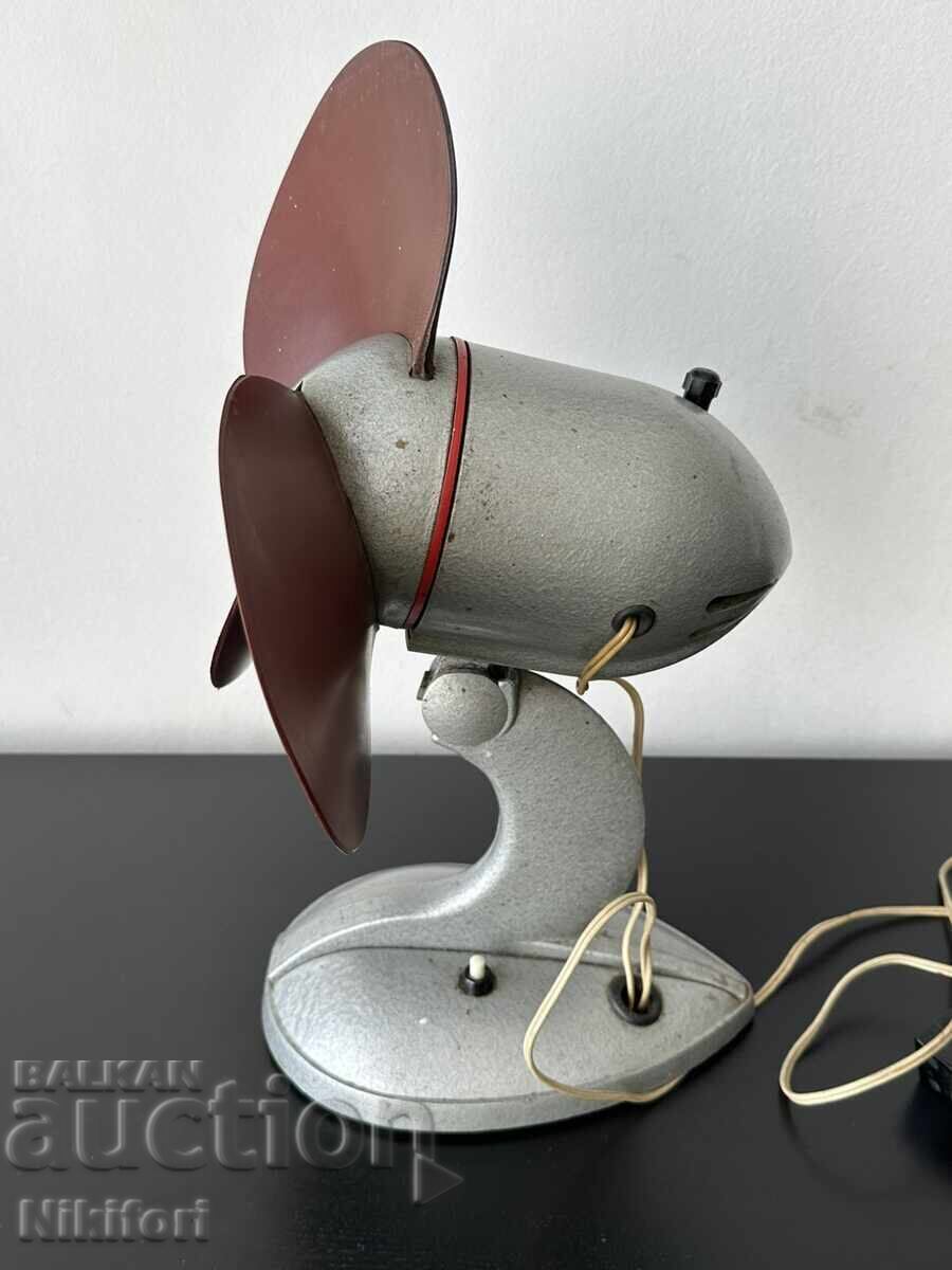 Ventilator Sovietic URSS 1971 TIP VZ-1 cu preț € 43.00 | 84.10 BGN Ventilator Sovietic URSS 1971 TIP VZ-1 cu preț € 43.00 | 84.10 BGN