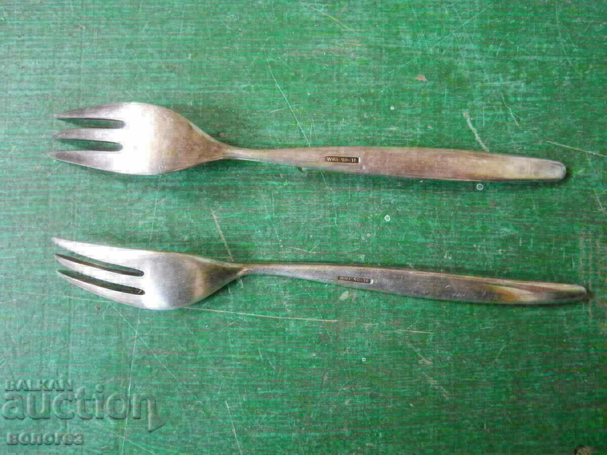 Furci placate cu argint "WMF" (Germania) cu preț 20.00 BGN | € 10.23 Furci placate cu argint "WMF" (Germania) cu preț 20.00 BGN | € 10.23