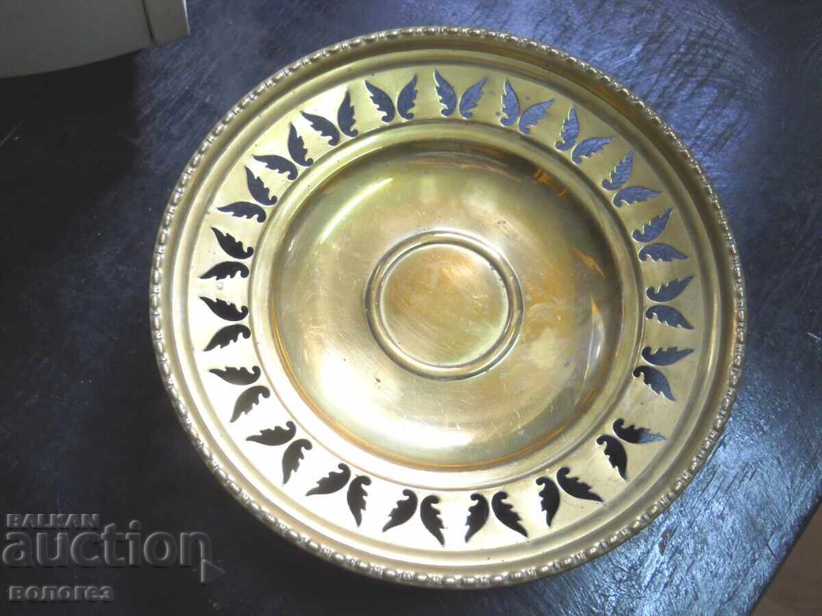 Bronze fruit bowl Bronze fruit bowl
