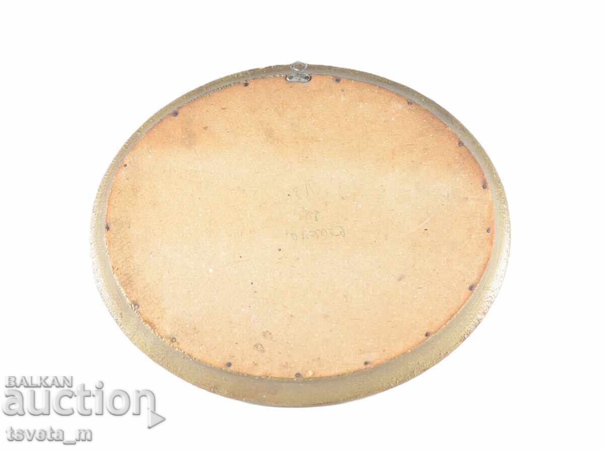 Delivery of Oval gold frame with tapestry house with tree Delivery of Oval gold frame with tapestry house with tree