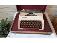 Old typewriter FACIT 1620 - Made in Sweden - 1968