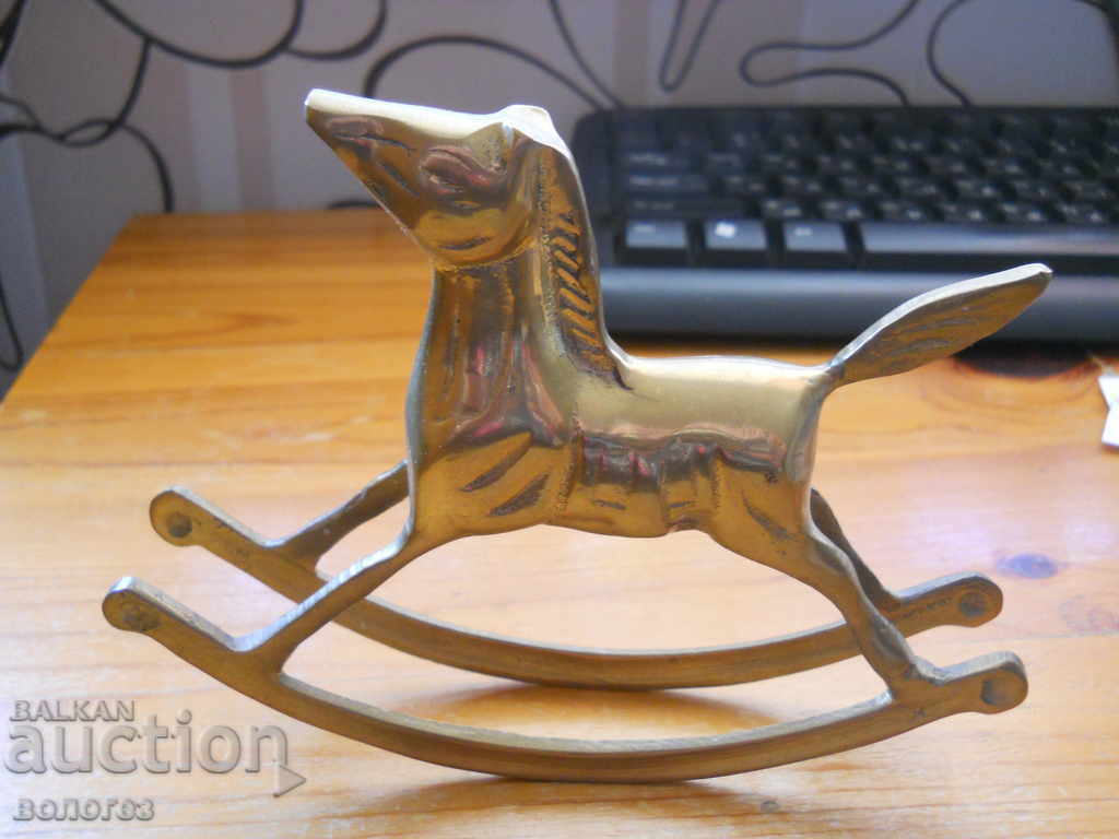 Jucărie de bronz - cal balansoar Jucărie de bronz - cal balansoar