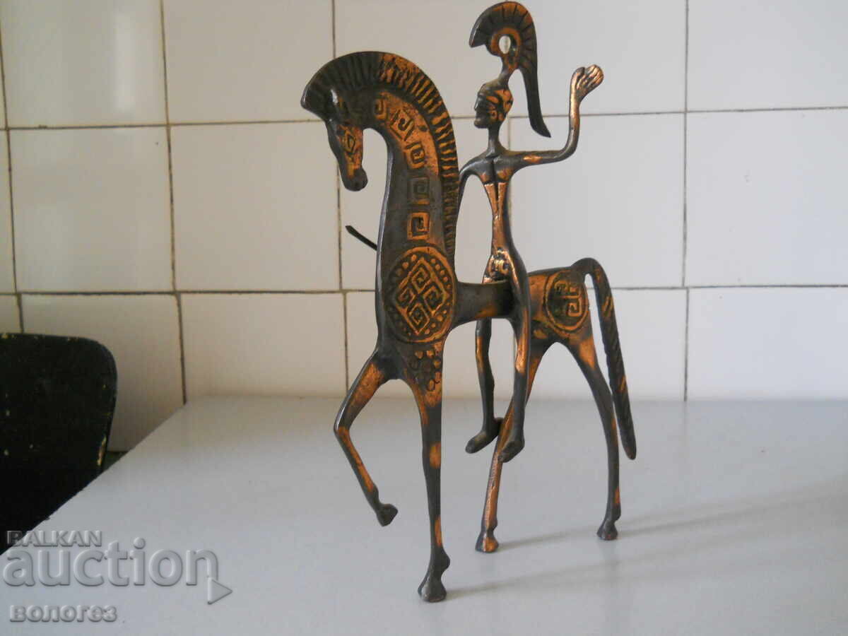 Χάλκινο αγαλματίδιο Σπαρτιάτη πολεμιστή ιππέα με τιμή 160.00 BGN | € 81.81 Χάλκινο αγαλματίδιο Σπαρτιάτη πολεμιστή ιππέα με τιμή 160.00 BGN | € 81.81