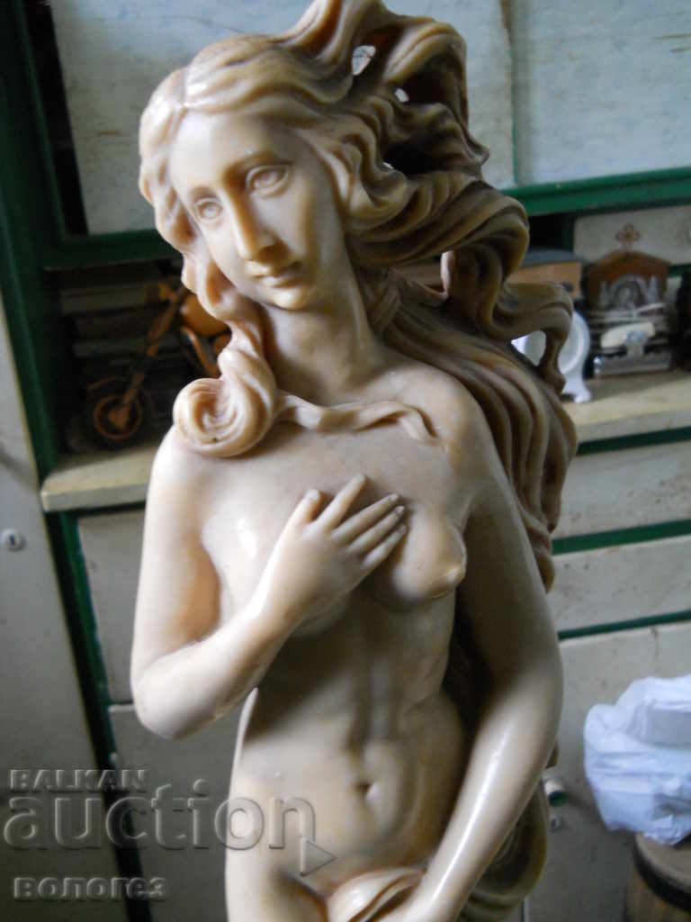 Statueta de marmură „Nașterea lui Venus” cu preț 150.00 BGN | € 76.69 Statueta de marmură „Nașterea lui Venus” cu preț 150.00 BGN | € 76.69