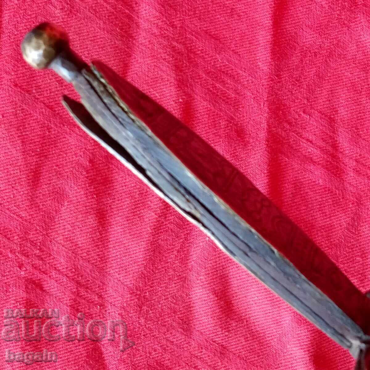 Доставка на Старинна кама.