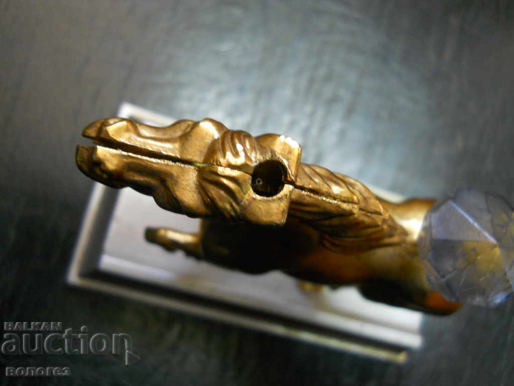 Cal de bronz - bricheta de masa cu preț 20.00 BGN | € 10.23 Cal de bronz - bricheta de masa cu preț 20.00 BGN | € 10.23