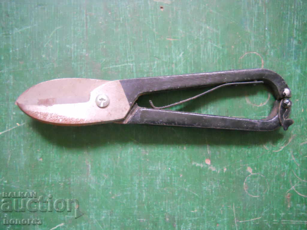 Ножица за ламарина с цена 25.00 лв. | € 12.78 Ножица за ламарина с цена 25.00 лв. | € 12.78