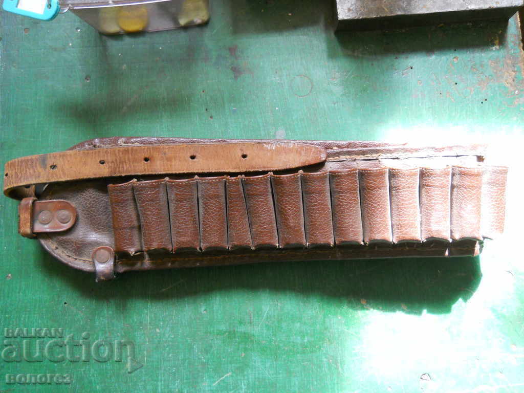 Toc vechi din piele de vânătoare Toc vechi din piele de vânătoare