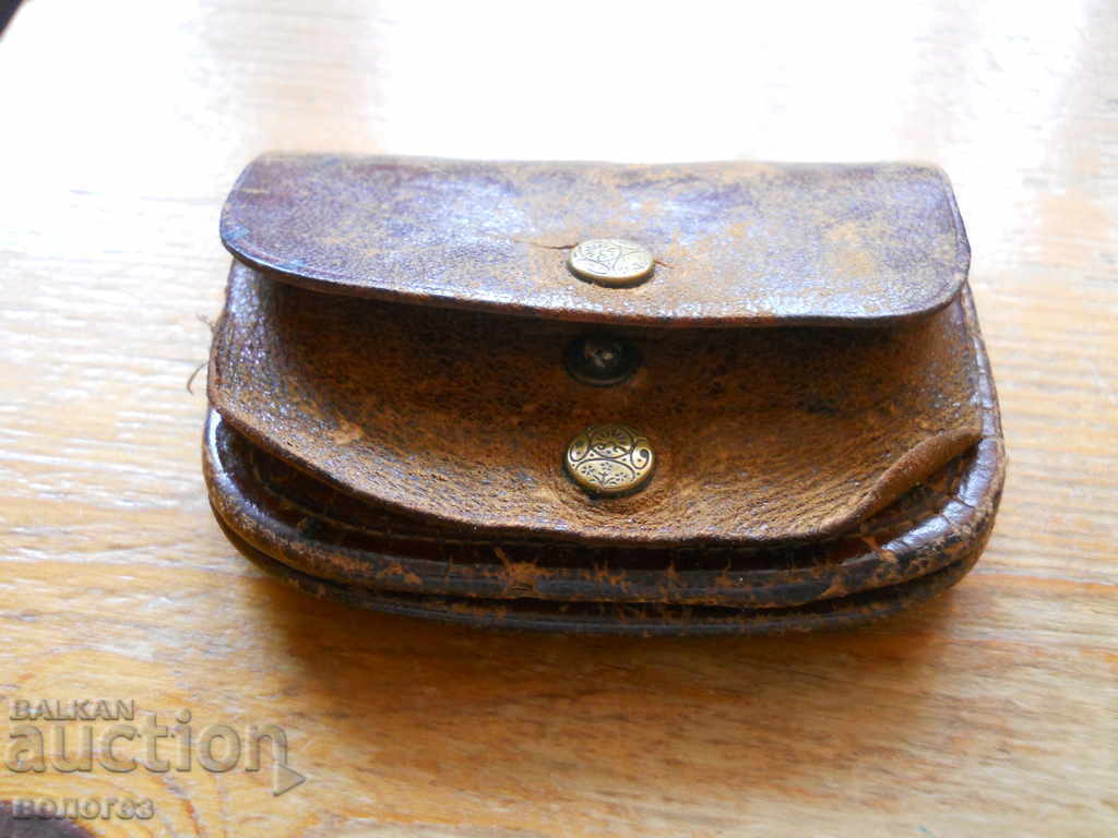 Vintage δερμάτινο πορτοφόλι (Γυναικεία) με τιμή 15.00 BGN | € 7.67 Vintage δερμάτινο πορτοφόλι (Γυναικεία) με τιμή 15.00 BGN | € 7.67