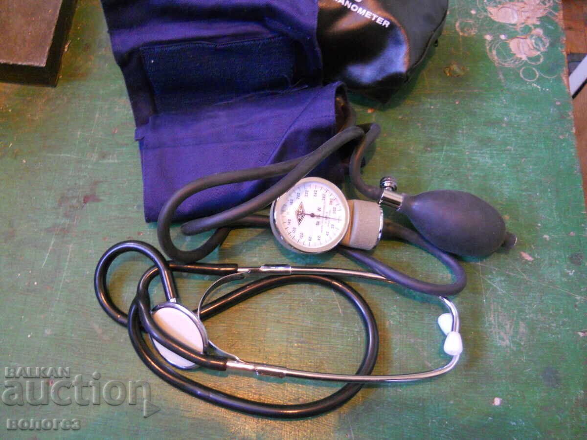 Μηχάνημα αρτηριακής πίεσης και στηθοσκόπιο - ακουστικό γιατρού με τιμή 20.00 BGN | € 10.23 Μηχάνημα αρτηριακής πίεσης και στηθοσκόπιο - ακουστικό γιατρού με τιμή 20.00 BGN | € 10.23