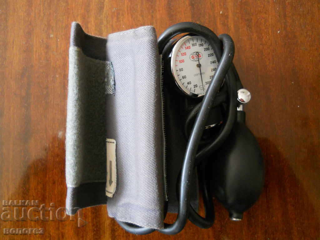 Blood pressure machine and stethoscope - doctor's headset with price 20.00 BGN | € 10.23 Blood pressure machine and stethoscope - doctor's headset with price 20.00 BGN | € 10.23