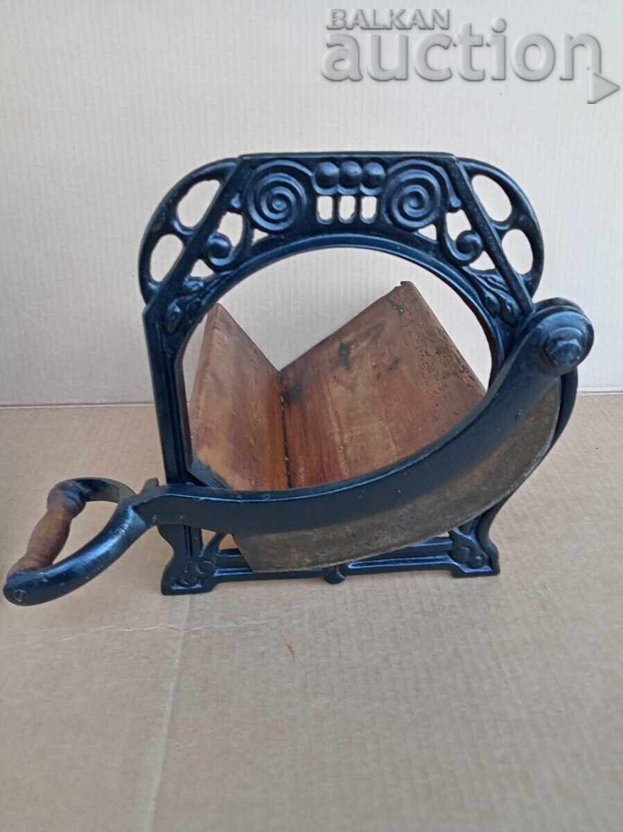 Αντίκα μαχαίρι, γκιλοτίνα για ψωμί σαλάμι ζαμπόν με τιμή 181.00 BGN | € 92.54