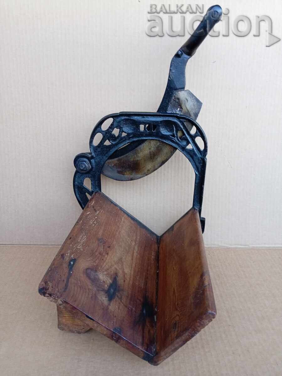 Παράδοση Αντίκα μαχαίρι, γκιλοτίνα για ψωμί σαλάμι ζαμπόν