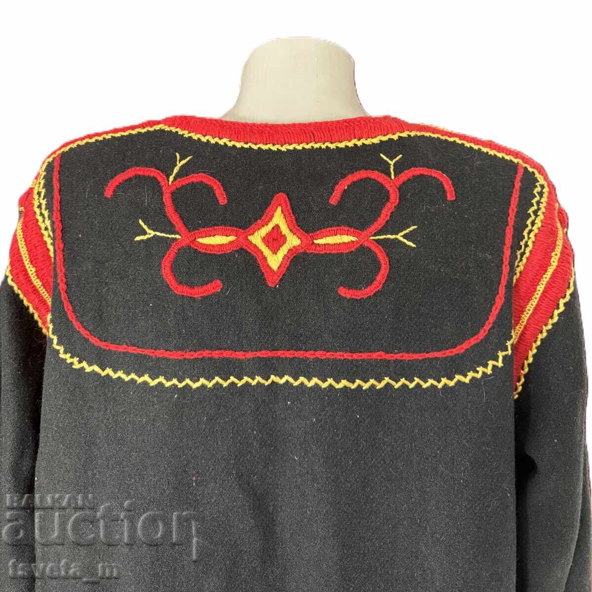 Woolen women's outerwear with hand-embroidered folk costume - 7