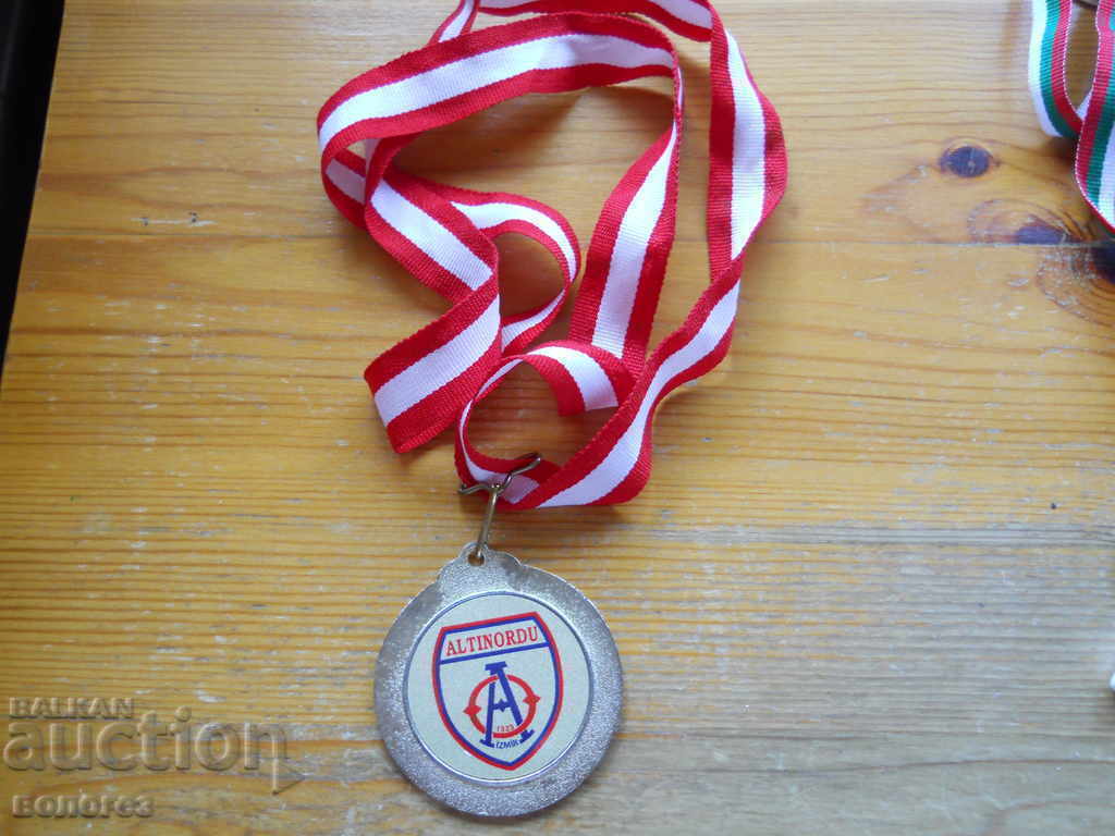 Licitație Medalie sportivă - fotbal 2016 - Turcia Licitație Medalie sportivă - fotbal 2016 - Turcia