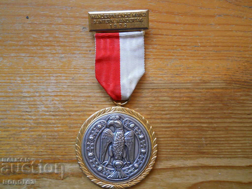 Medalia Campaniei Turistice Internaționale - Germania 1972 cu preț 10.00 BGN | € 5.11