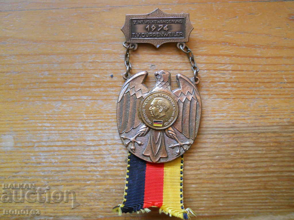 Medalia Campaniei Turistice Internaționale - Germania 1974 cu preț 15.00 BGN | € 7.67
