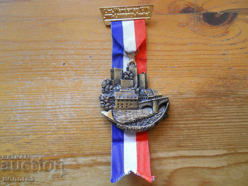 Medalia Campaniei Turistice Internaționale - Germania 1976 cu preț 10.00 BGN | € 5.11