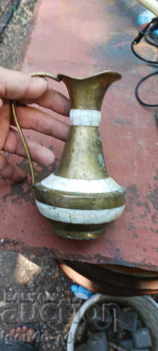 Livrarea Cană de bronz cu sidef