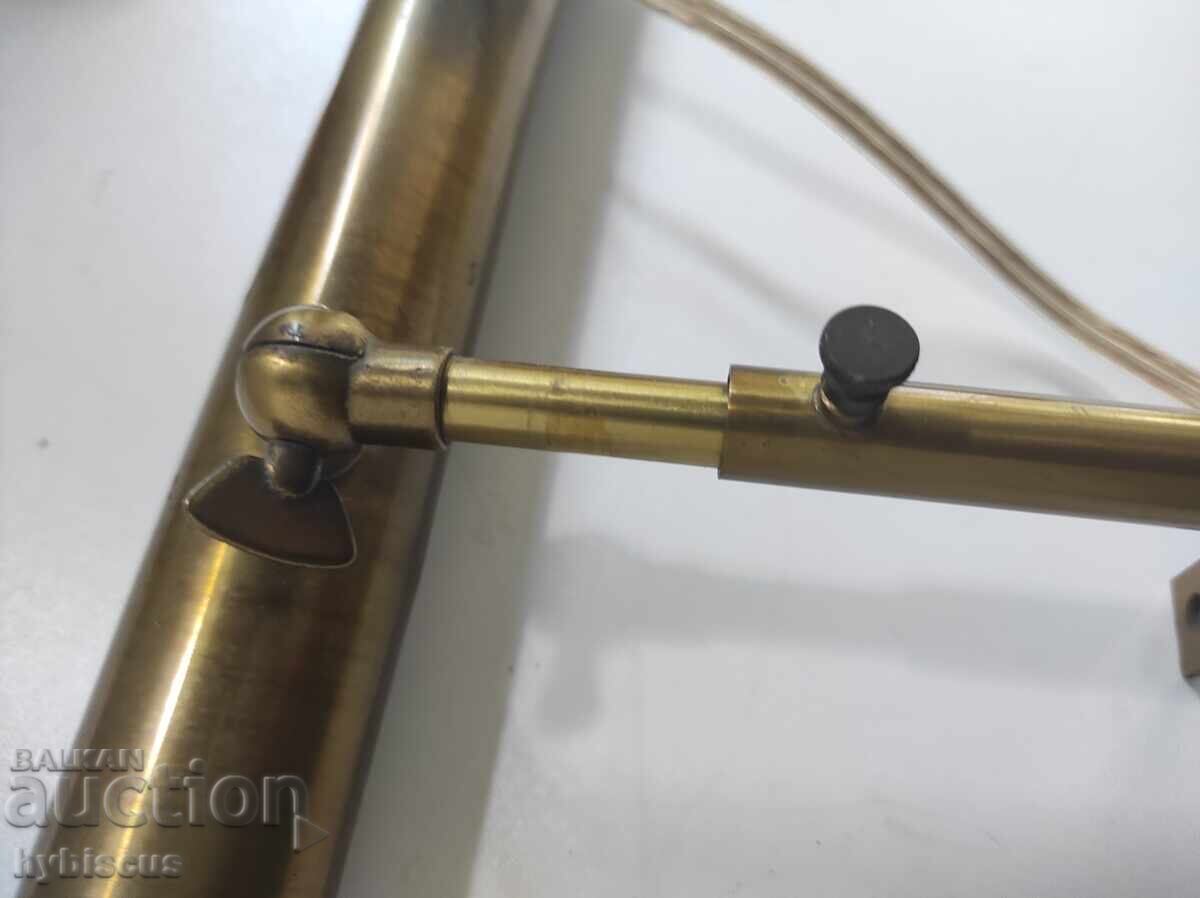 Auction  Picture Lighting