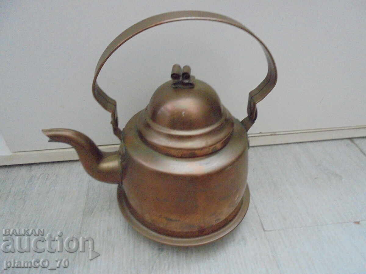№*8177 Ceainic vechi metalic / de cupru cu preț 40.00 BGN | € 20.45
