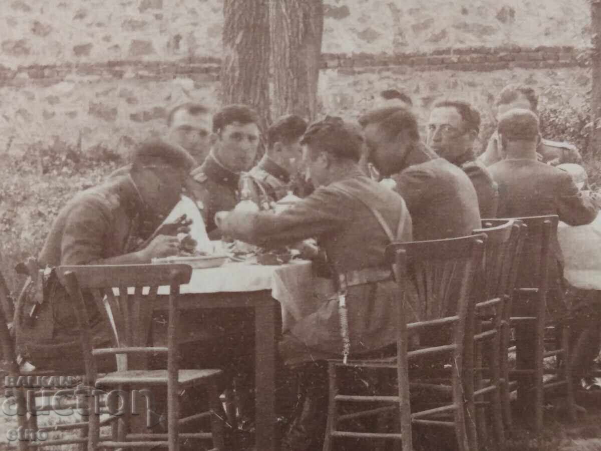 Παράδοση ΒΑΣΙΛΙΚΗ ΦΩΤΟΓΡΑΦΙΑ - ΑΞΙΩΜΑΤΙΚΟΣ ΚΑΡΕΚΛΑ, ΓΕΥΜΑ, ΣΤΟΛΗ Παράδοση ΒΑΣΙΛΙΚΗ ΦΩΤΟΓΡΑΦΙΑ - ΑΞΙΩΜΑΤΙΚΟΣ ΚΑΡΕΚΛΑ, ΓΕΥΜΑ, ΣΤΟΛΗ