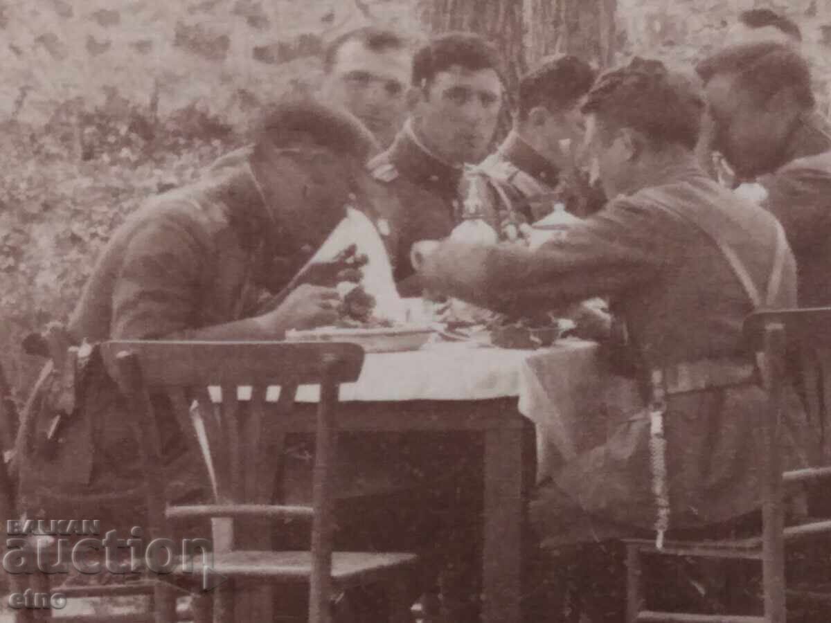 ΒΑΣΙΛΙΚΗ ΦΩΤΟΓΡΑΦΙΑ - ΑΞΙΩΜΑΤΙΚΟΣ ΚΑΡΕΚΛΑ, ΓΕΥΜΑ, ΣΤΟΛΗ - 5 ΒΑΣΙΛΙΚΗ ΦΩΤΟΓΡΑΦΙΑ - ΑΞΙΩΜΑΤΙΚΟΣ ΚΑΡΕΚΛΑ, ΓΕΥΜΑ, ΣΤΟΛΗ - 5