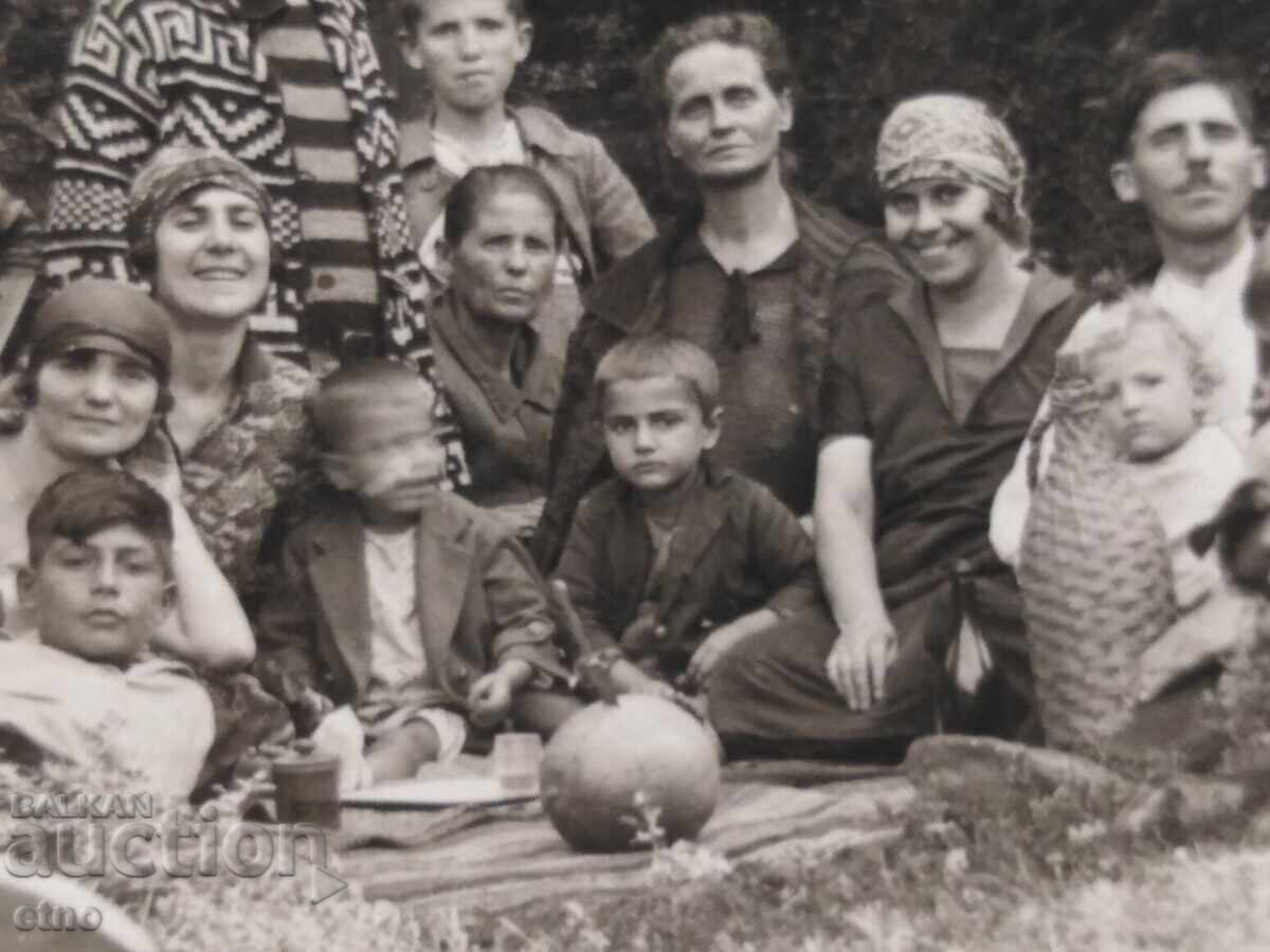 Licitație FOTOGRAFIE REGALĂ - PICNIC Licitație FOTOGRAFIE REGALĂ - PICNIC