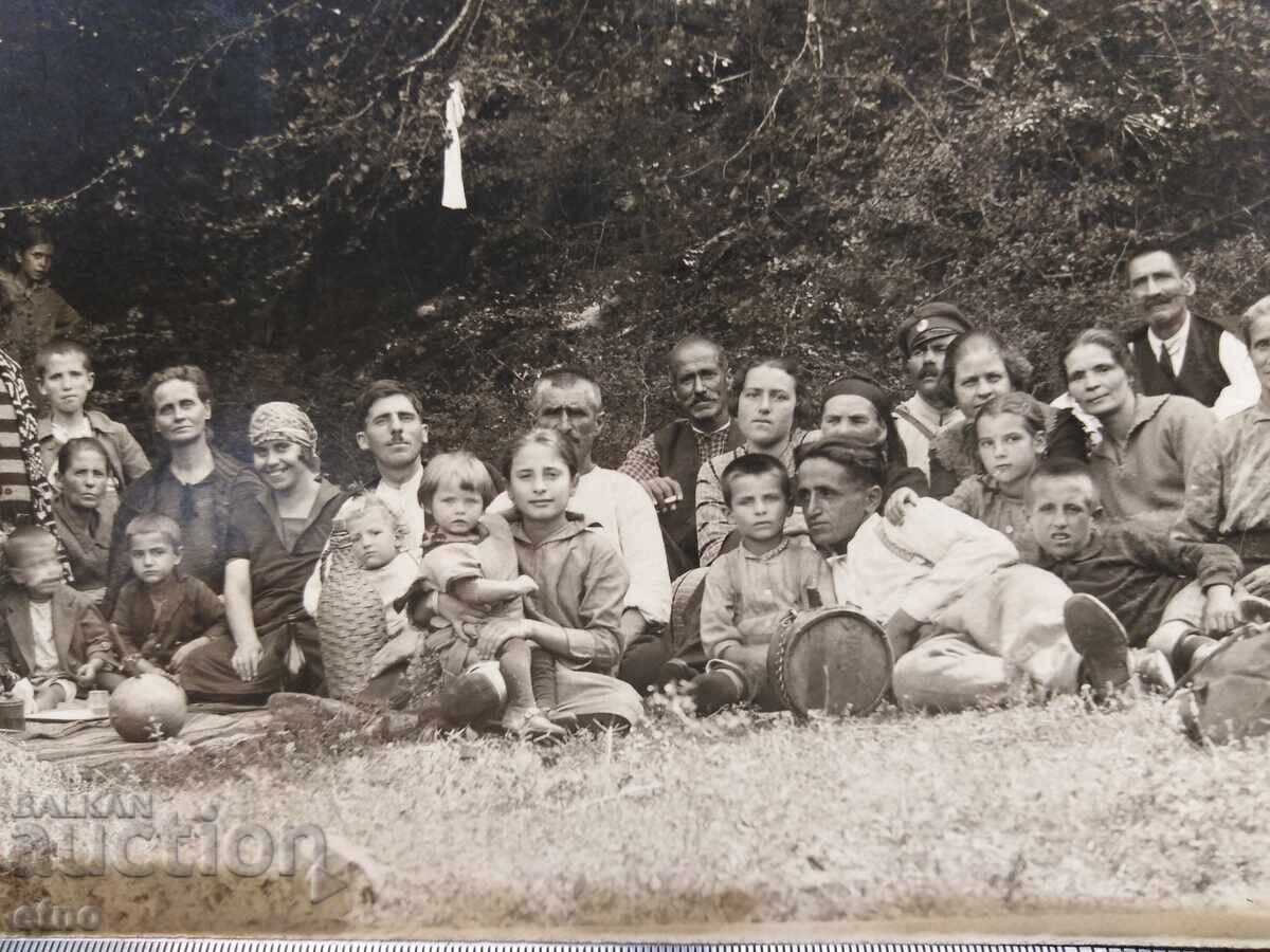 Livrarea FOTOGRAFIE REGALĂ - PICNIC Livrarea FOTOGRAFIE REGALĂ - PICNIC