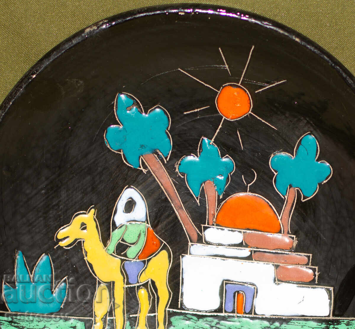 Аукцион Ръчно рисувана декоративна керамична чиния