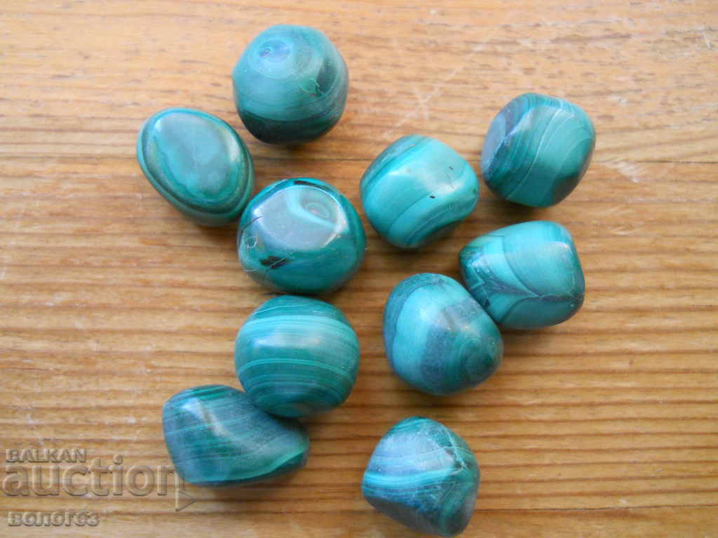 Malachit - 10 buc cu preț 30.00 BGN | € 15.34 Malachit - 10 buc cu preț 30.00 BGN | € 15.34