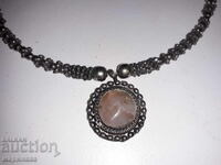 CHOKER. NATURAL STONE