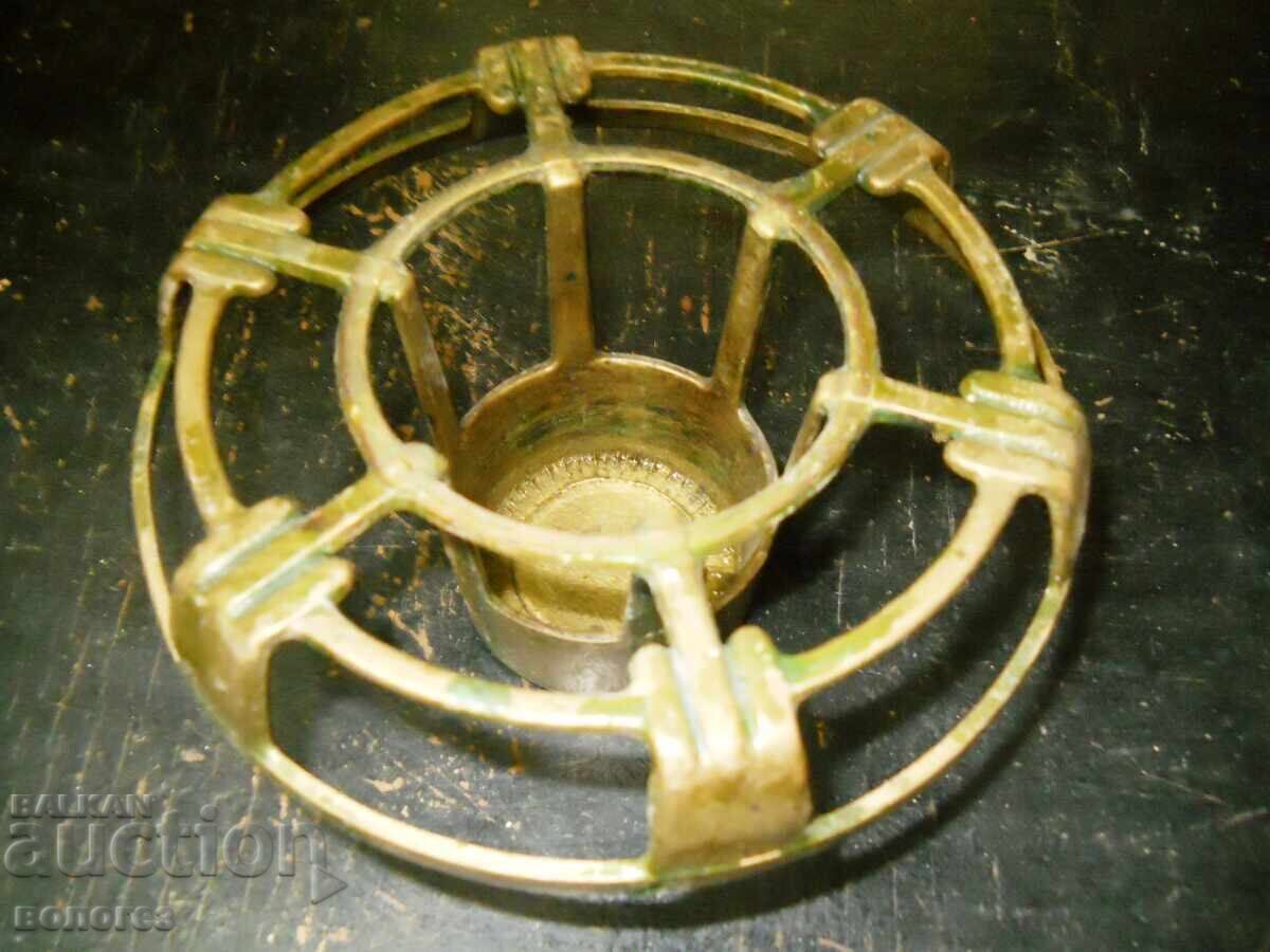 Antique brass container for melting red sealing wax with price 25.00 BGN | € 12.78