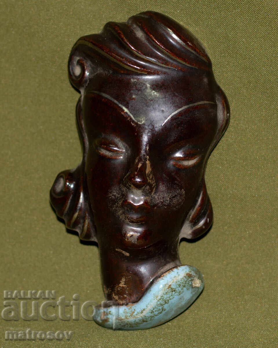 Декоративна керамична фигура, женски портрет с цена 130.00 лв. | € 66.47