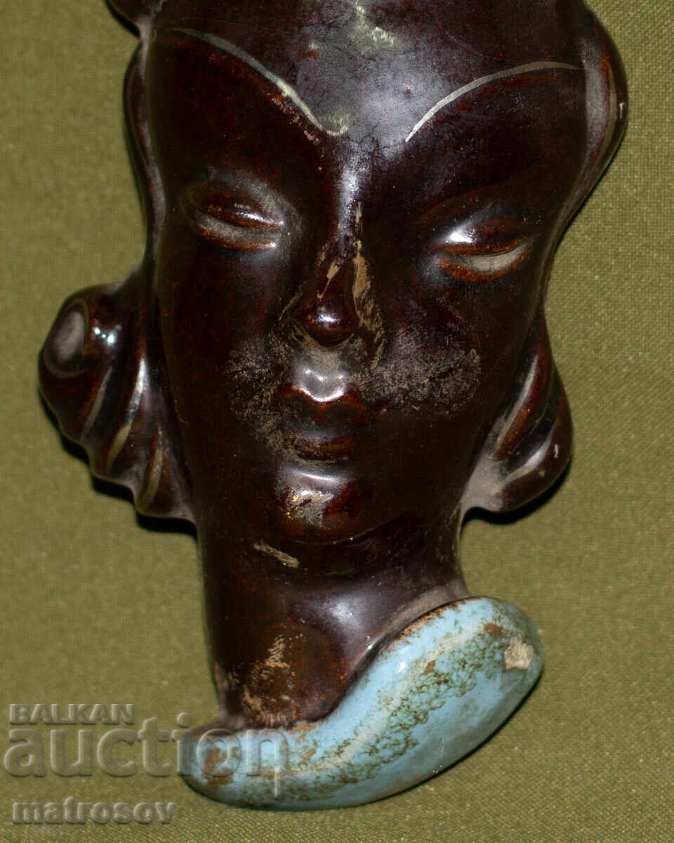 Аукцион Декоративна керамична фигура, женски портрет