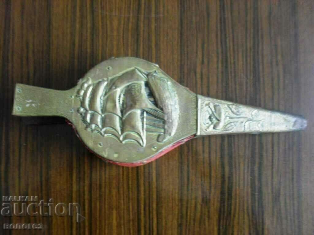 Blana - suflantă pentru șemineu Blana - suflantă pentru șemineu