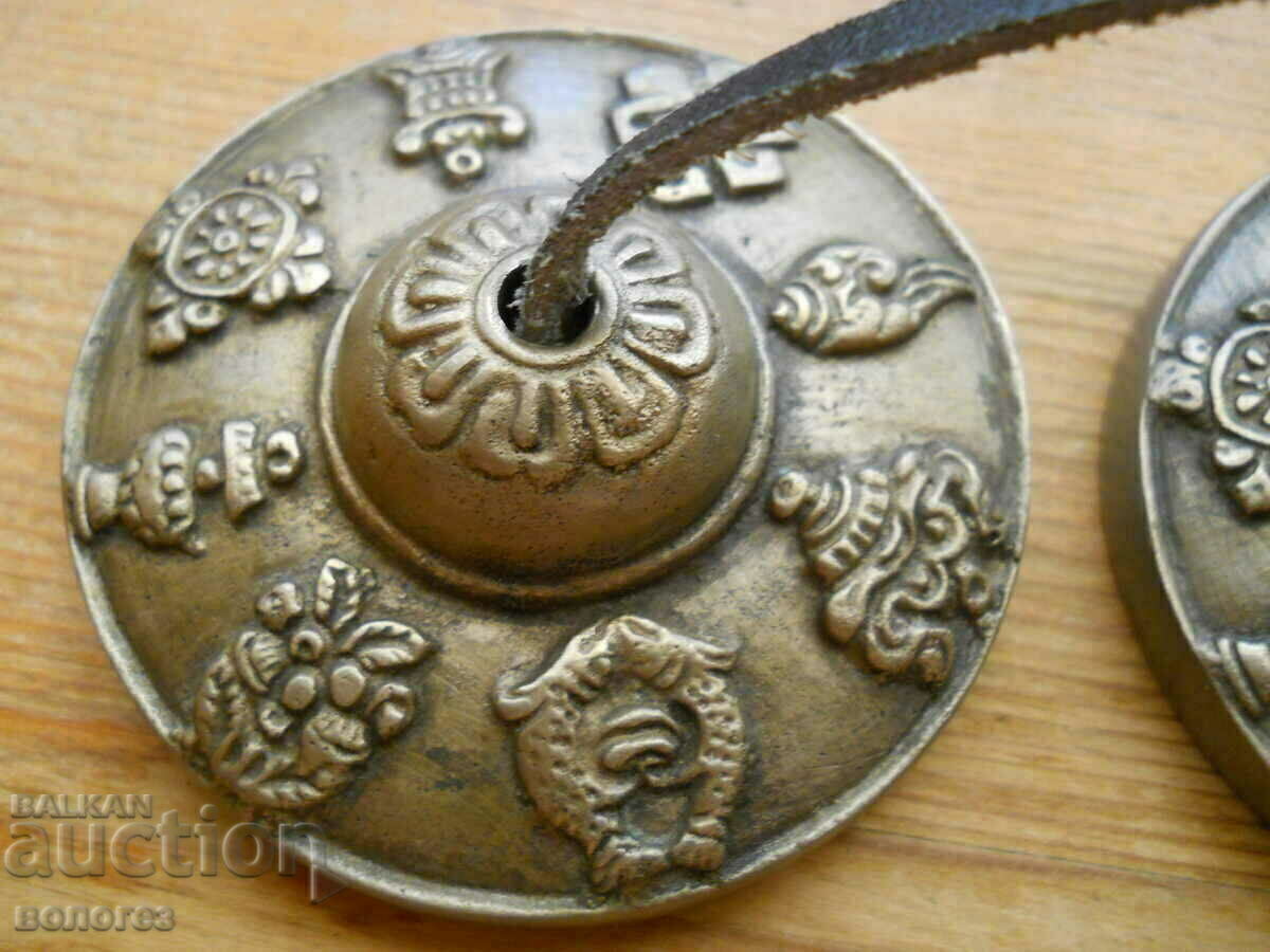 Старинна бронзова будистка ритуална камбанка - Непал с цена 55.00 лв. | € 28.12 Старинна бронзова будистка ритуална камбанка - Непал с цена 55.00 лв. | € 28.12