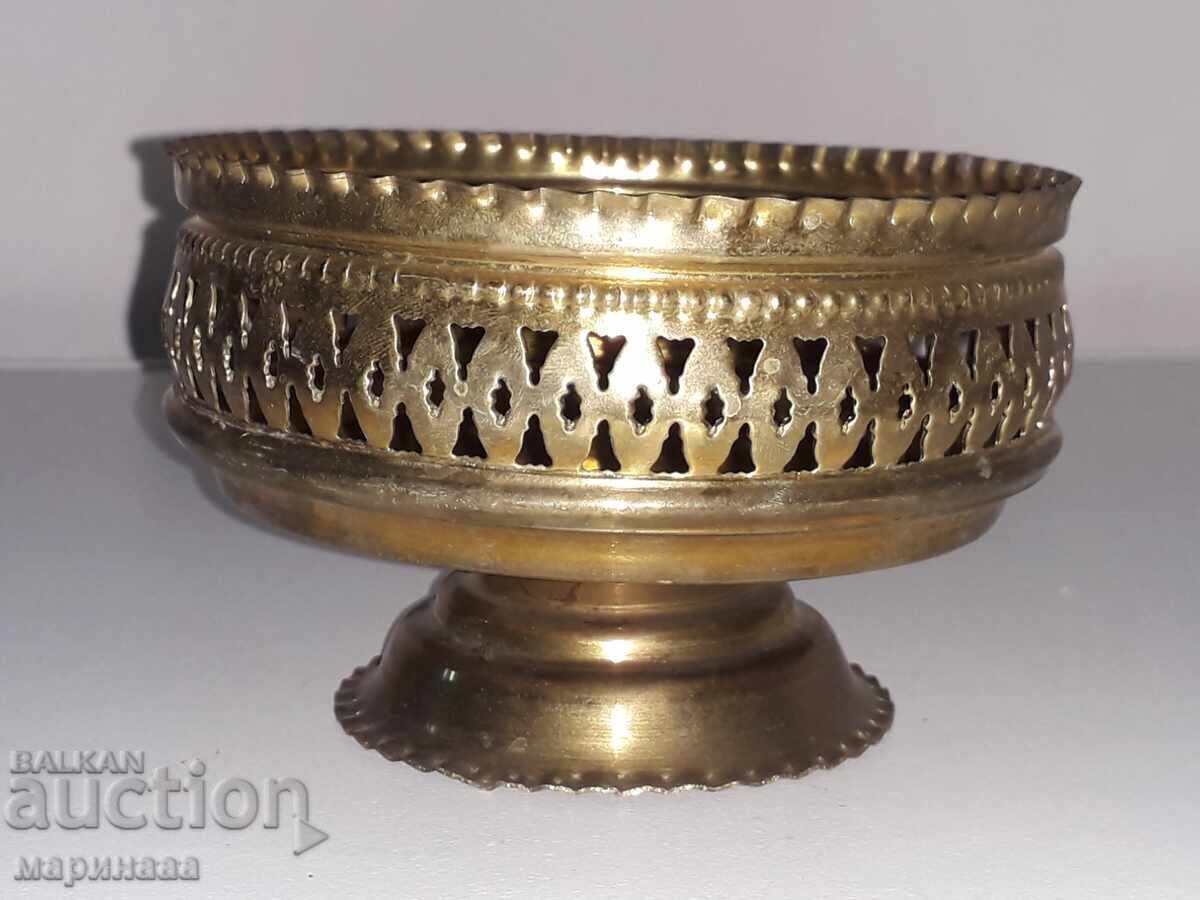 Παράδοση Κουτί με γλυκά. Ορείχαλκος Παράδοση Κουτί με γλυκά. Ορείχαλκος