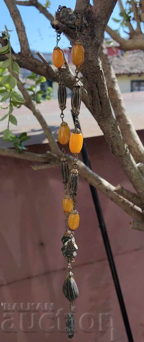 Delivery of Rare Renaissance Women's Jewelry with Amber Necklace Cord Delivery of Rare Renaissance Women's Jewelry with Amber Necklace Cord