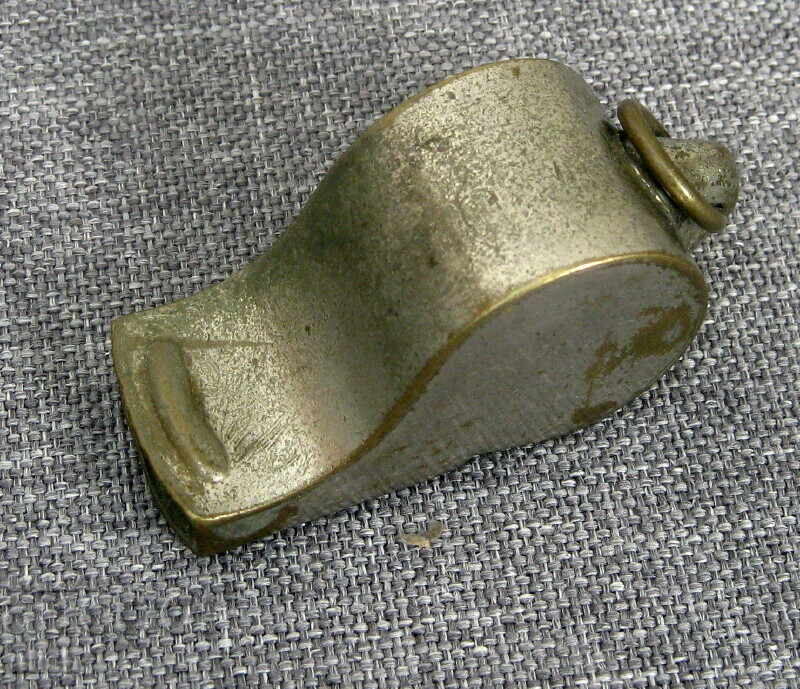 Auction  Old Aradeanca sports referee whistle