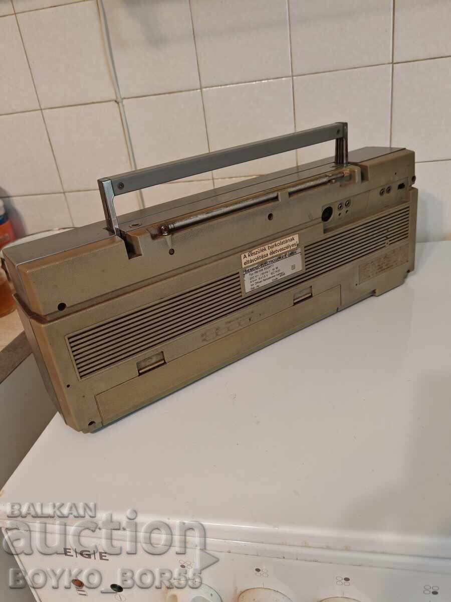 Dual Cassette Radio Cassette Recorder SIEMENS CLUB 818 with price 28.00 BGN | € 14.32 Dual Cassette Radio Cassette Recorder SIEMENS CLUB 818 with price 28.00 BGN | € 14.32