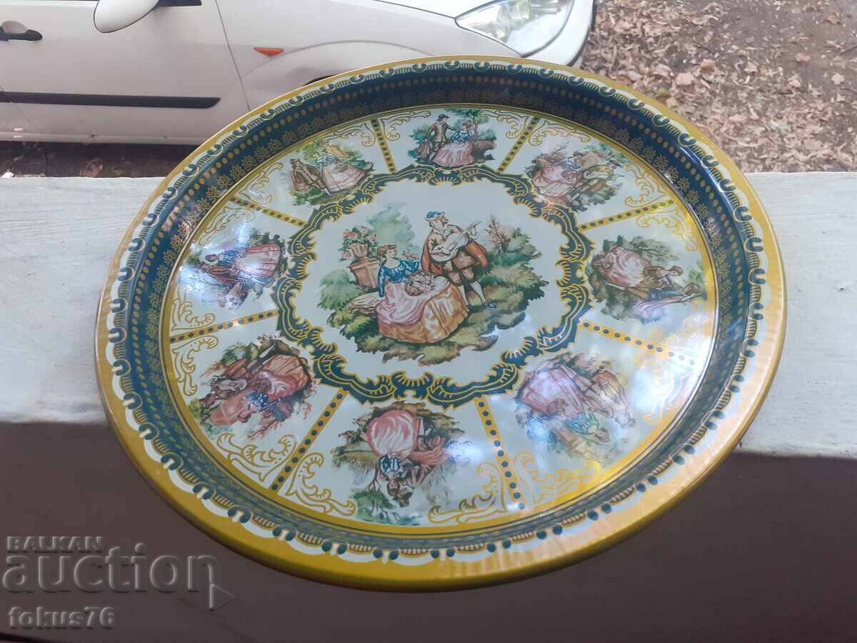 Μεταλλικός δίσκος από τη σοσιαλιστική εποχή