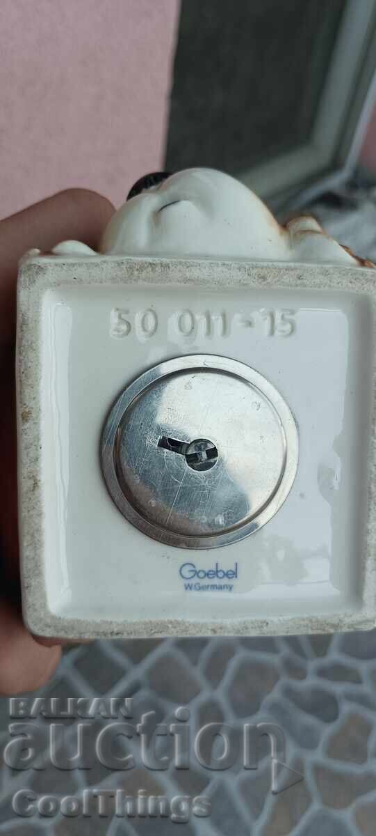 Goebel collectible piggy bank with key - 7