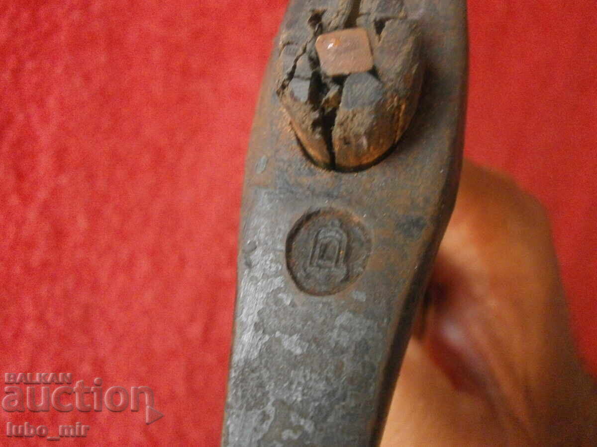 CIOCAN NEMȚESC VECHI - SPECIAL cu preț € 9.20 | 17.99 BGN